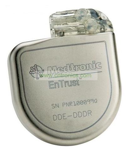 Medtronic Entrust的可植入式心律轉複-除顫器(ICD)是一種植入人體胸部的秒表大小設備，可以連續監視心髒，當檢測到異常心律時提供適當的治療措施。