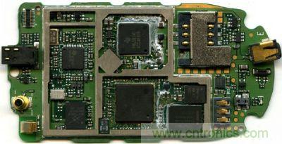 在射頻、核心處理器、高速存儲器等高頻元件區塊，可使用金屬屏蔽方式改善產品EMI影響問題