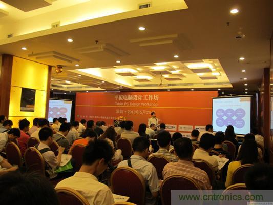 ST Micon市場部經理梁慶雲講解平板電腦的觸控方案