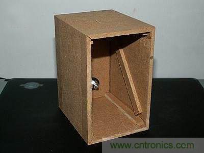 焊接完畢，背麵