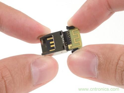 很漂亮的小東西，金屬的USB插頭