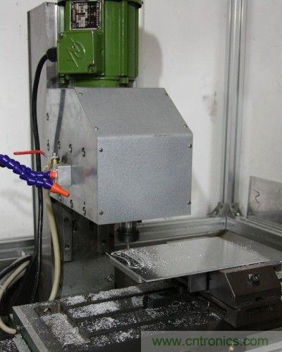 DIY：自製無線控製機器人