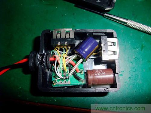 DIY：自製安全高效車用手機充電器