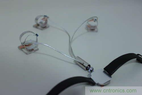 LED多點觸控手套DIY：把各部分焊接起來，測試