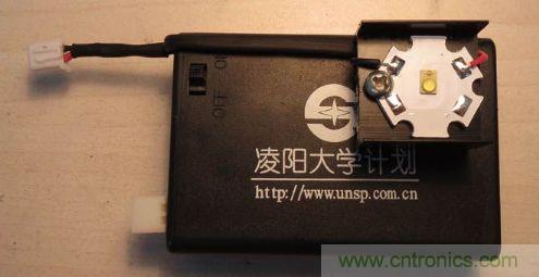 上接口插頭插座，套上熱縮管