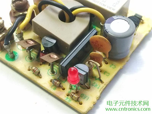 漏電保護器拆解：結構有差異，做工不錯