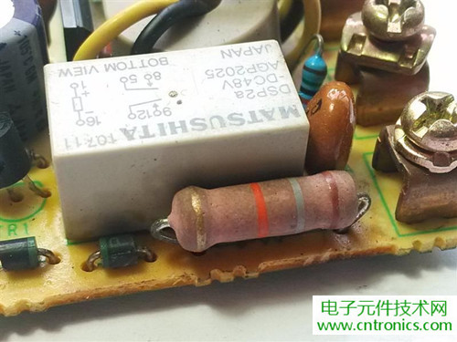 漏電保護器拆解：結構有差異，做工不錯