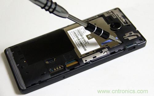 拆解4G新機索尼M35t：用料十足，易於維修