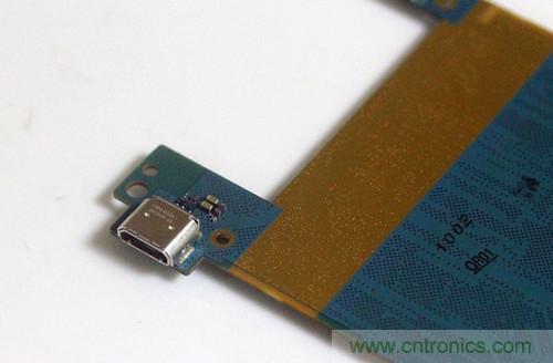 拆解4G新機索尼M35t：用料十足，易於維修