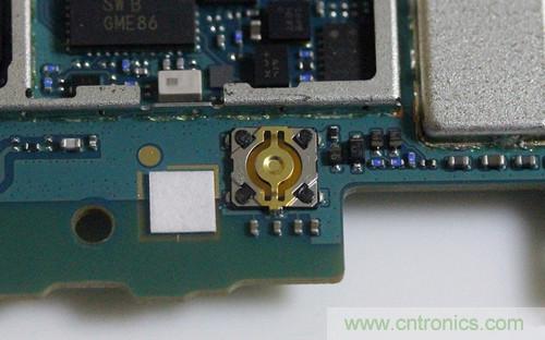 拆解4G新機索尼M35t：用料十足，易於維修