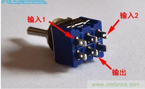 DIY：自製超炫音頻分配器，實現音箱共用