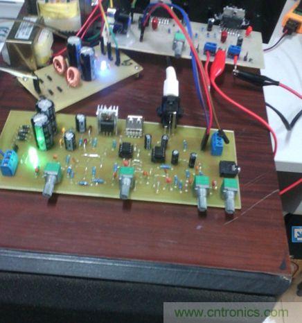 先插上耳機試試 耳放效果怎麼樣