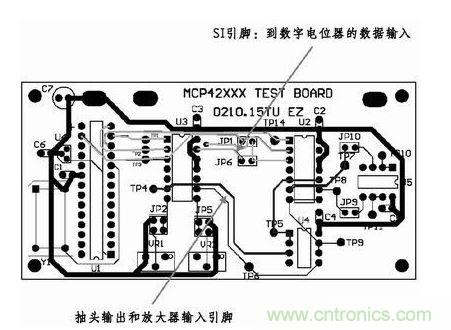 采用這種新的布線，將模擬線路和數字線路隔離開了。增大走線之間的距離，基本消除了在前麵布線中造成幹擾的數字噪聲。