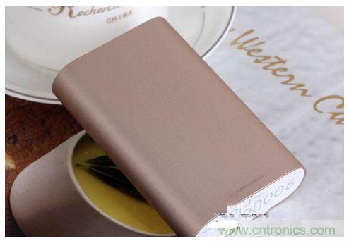 金屬殼更耐燃，價格偏貴