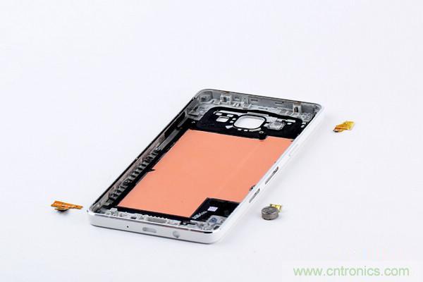 拆解狂魔荼毒新機三星金屬Galaxy A5，看槽點在何方？