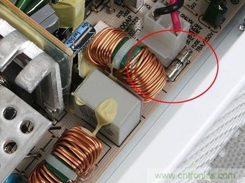 逆變電源設計中，保險絲扮演什麼角色？