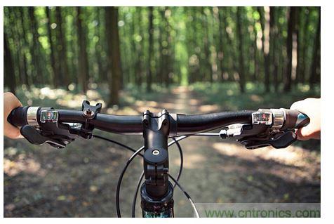 自行車車把中，觸覺反饋的使用示例
