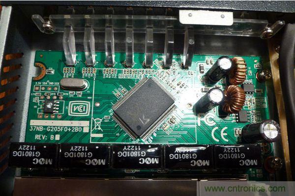 圖6：主係統電路板的細節特寫。