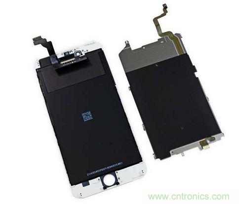iPhone 6 Plus搭載的高清LED屏幕尺寸為5.5英寸，像素密度為401ppi，並采用了IPS（平麵轉換）技術。（來源：iFixit）