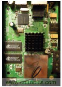 圖2：WPS54G打印服務器電路板正麵。