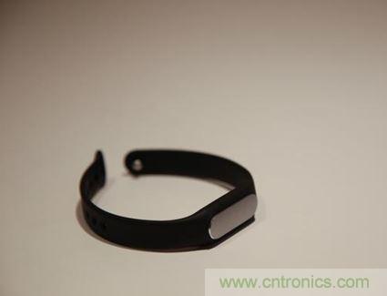 小米手環光感版體驗：便宜實惠，功能尚可