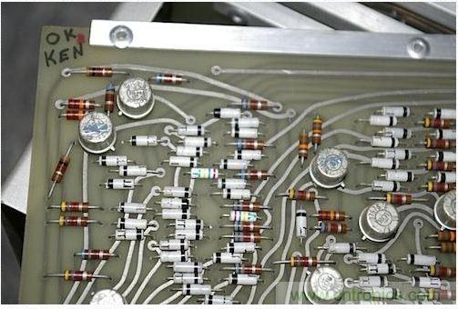 拆解也懷舊，讓人驚歎的古董級可編程科學計算器 from 1966