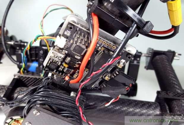 攝影發燒友：想要相機穩如雞頭，學我DIY自平衡相機穩定器