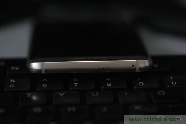 三星S6 Edge+拆解：比S6 Edge加在哪裏？