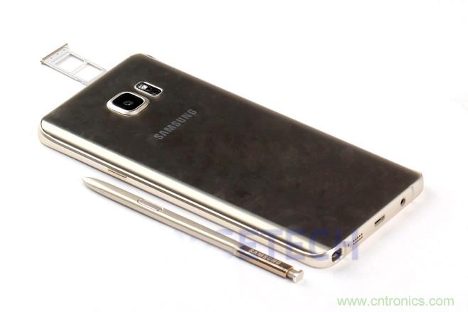 Galaxy Note5拆解，與S係列差距日漸模糊