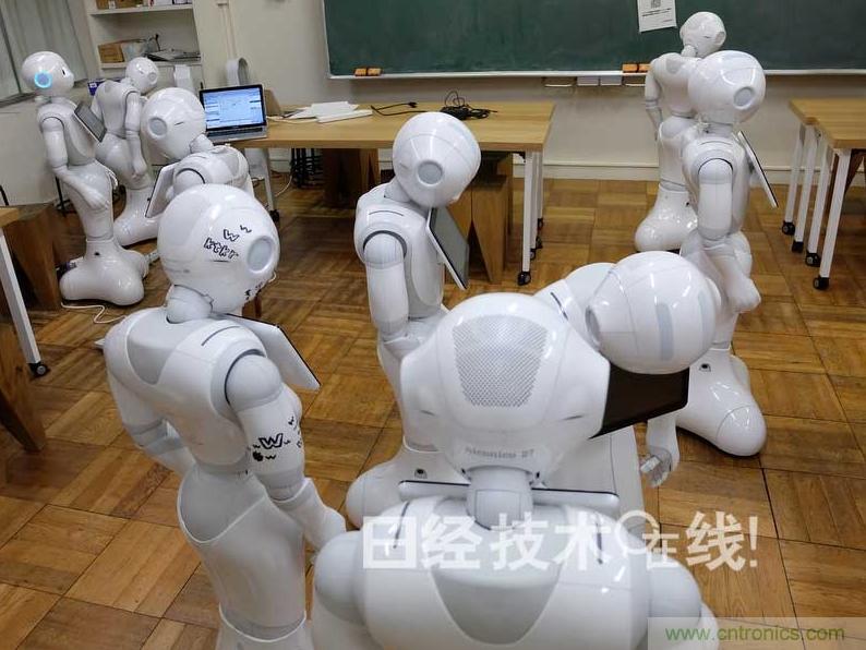 拆解筆記本不過癮，那就來拆拆日本情感機器人吧！