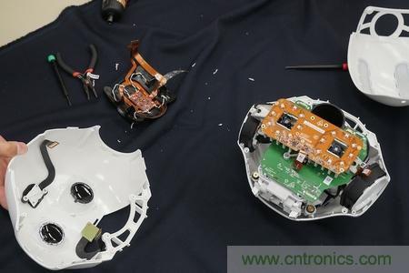 拆解筆記本不過癮，那就來拆拆日本情感機器人吧！