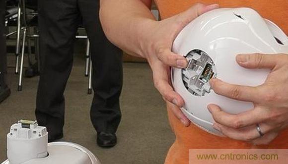 拆解筆記本不過癮，那就來拆拆日本情感機器人吧！