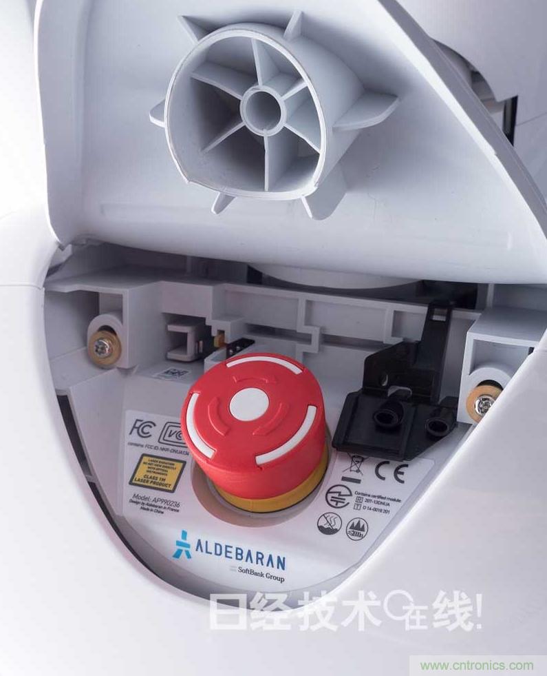 拆解筆記本不過癮，那就來拆拆日本情感機器人吧！