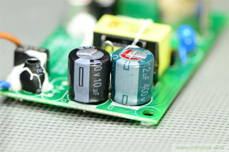 航嘉智能插線板拆解評測：看老牌機電如何&rdquo;秒殺&ldquo;後起之秀