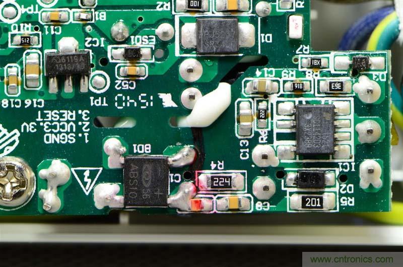 航嘉智能插線板拆解評測：看老牌機電如何&rdquo;秒殺&ldquo;後起之秀