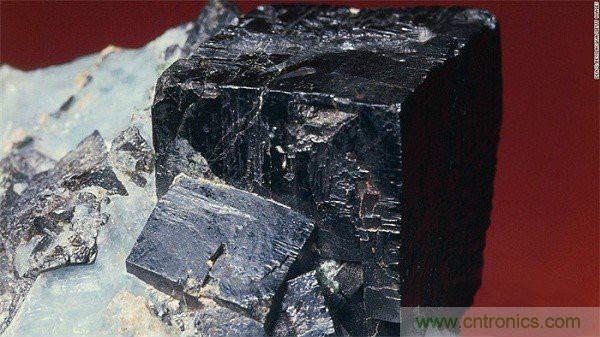 此光伏電池腦洞大開，黑科技逆襲成黑馬