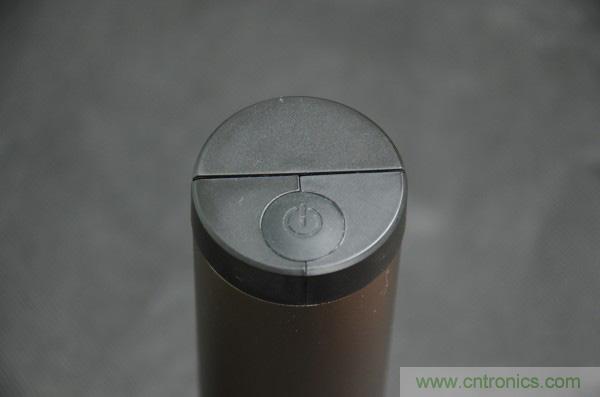 隻有奶瓶大小的閃電去漬小神器 &mdash;&mdash;海爾咕咚手持式洗衣機