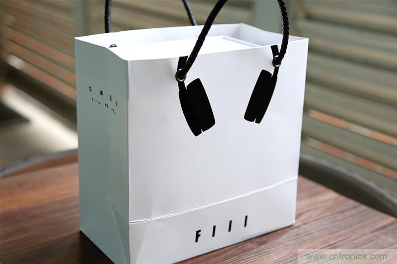 頭條哥的夢想之作！FIIL耳機能讓汪峰上頭條否？