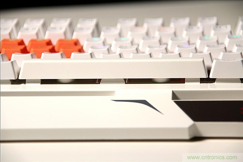 曾經的網吧統治者&mdash;雙飛燕血手幽靈機械鍵盤，真世界最快？