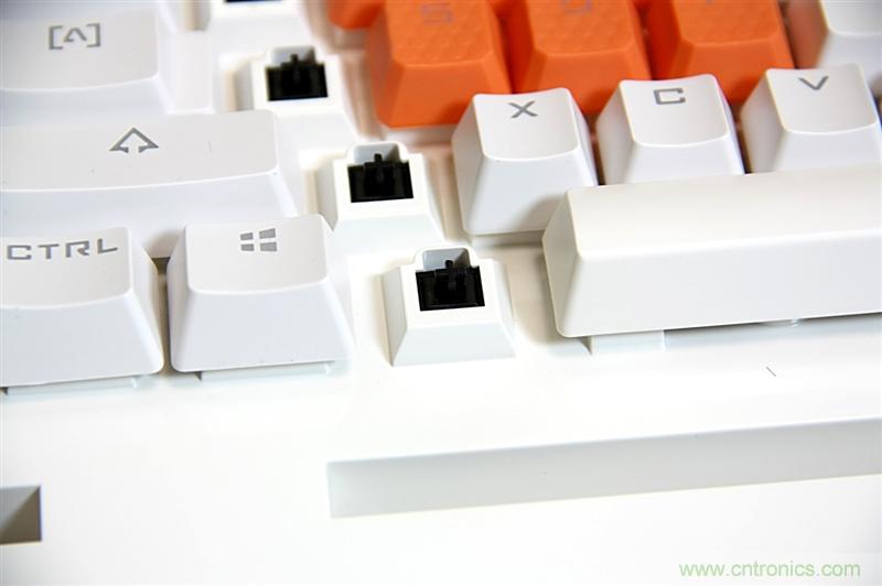 曾經的網吧統治者&mdash;雙飛燕血手幽靈機械鍵盤，真世界最快？