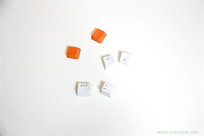 曾經的網吧統治者&mdash;雙飛燕血手幽靈機械鍵盤，真世界最快？