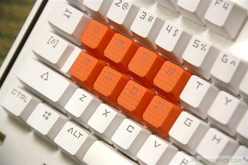 曾經的網吧統治者&mdash;雙飛燕血手幽靈機械鍵盤，真世界最快？