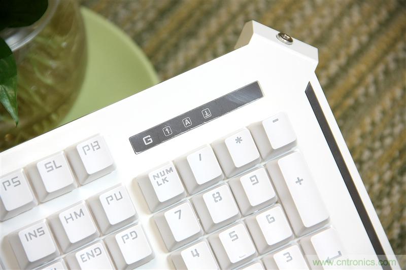 曾經的網吧統治者&mdash;雙飛燕血手幽靈機械鍵盤，真世界最快？