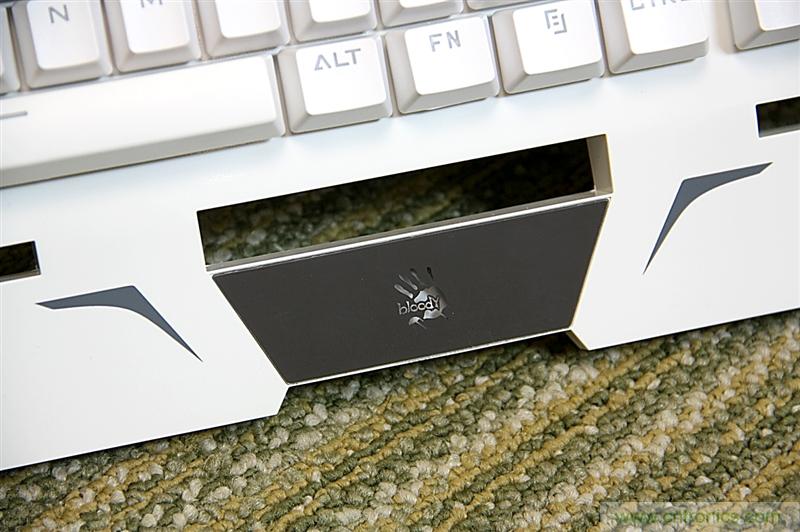 曾經的網吧統治者&mdash;雙飛燕血手幽靈機械鍵盤，真世界最快？