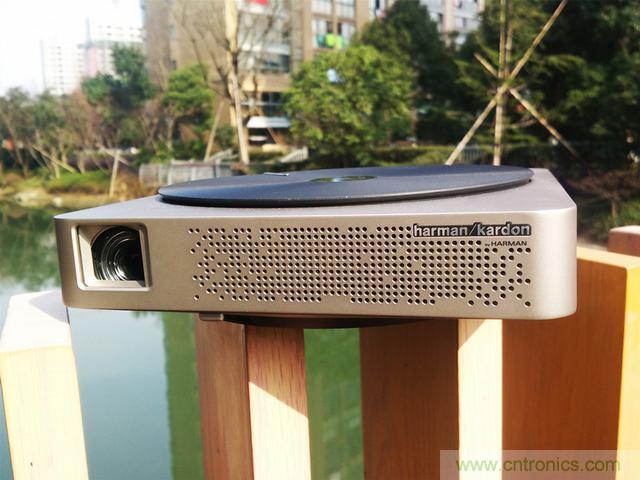 無屏電視時代已然來臨，客廳你做好準備了嗎？