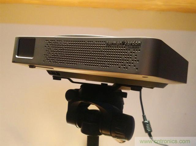 無屏電視時代已然來臨，客廳你做好準備了嗎？