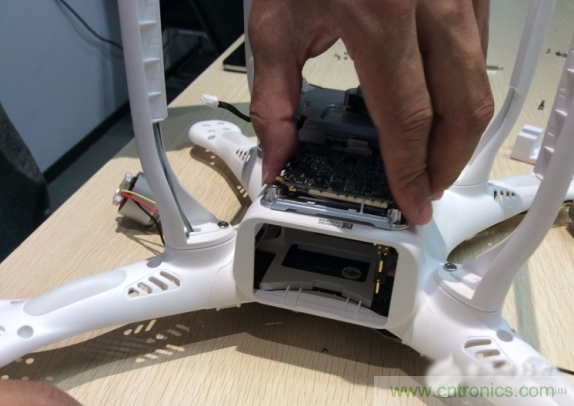 真飛機拆不著，那就來拆拆無人機&ldquo;鼻祖&rdquo;大疆吧！