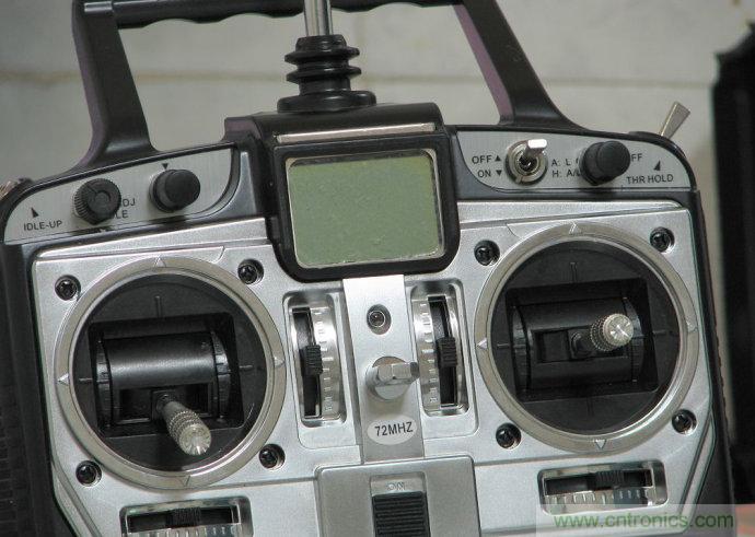 無人機 DIY 製作全過程，酷得不要不要的！