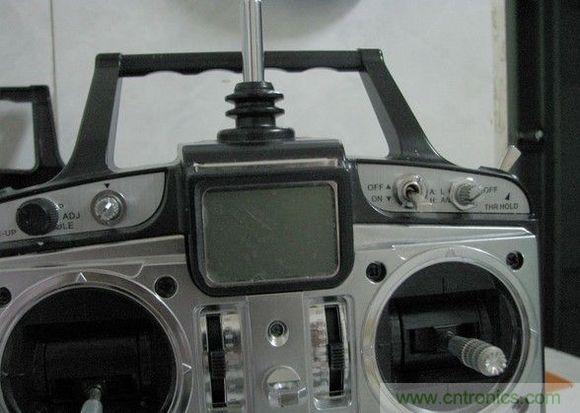 無人機 DIY 製作全過程，酷得不要不要的！