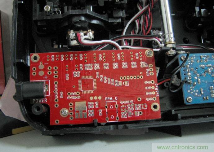 無人機 DIY 製作全過程，酷得不要不要的！